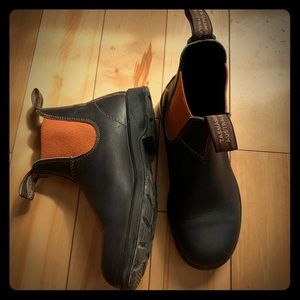 Blundstone Chelsea Boots, size 5.5 (US Size 7.5)